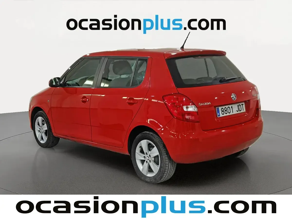 Usado Skoda Fabia 69 CV (50 kW) 2015 Rojo Utilitario