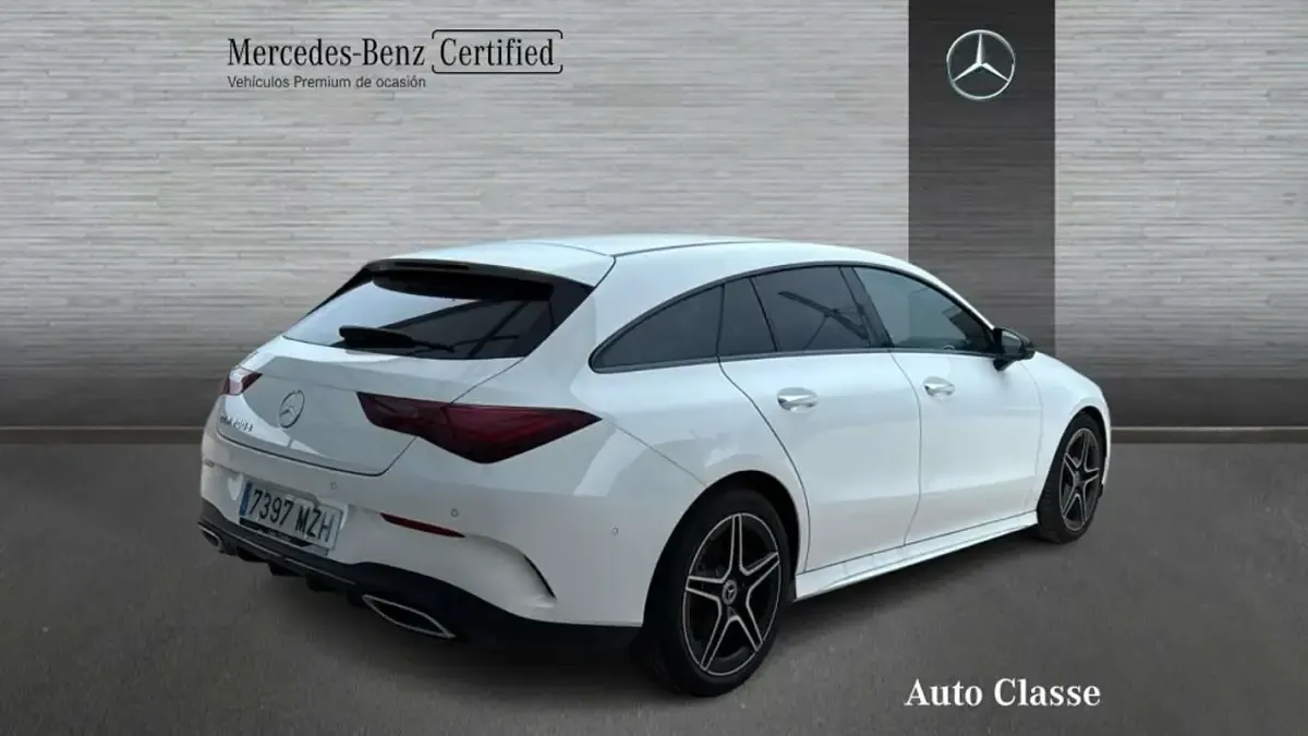 Usado Mercedes CLA200 150 CV (110 kW) 2025 Blanco Familiar