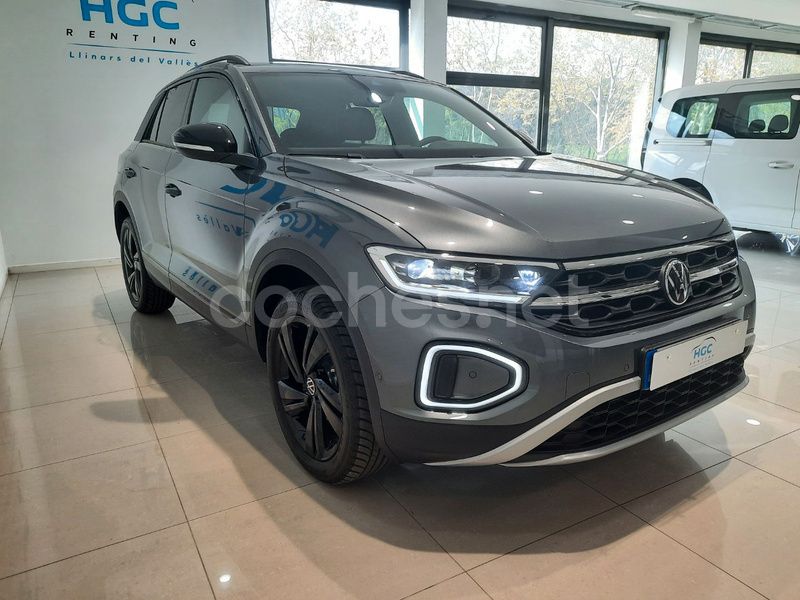 Usado VW T-Roc 150 CV (110 kW) 2024 Gris SUV