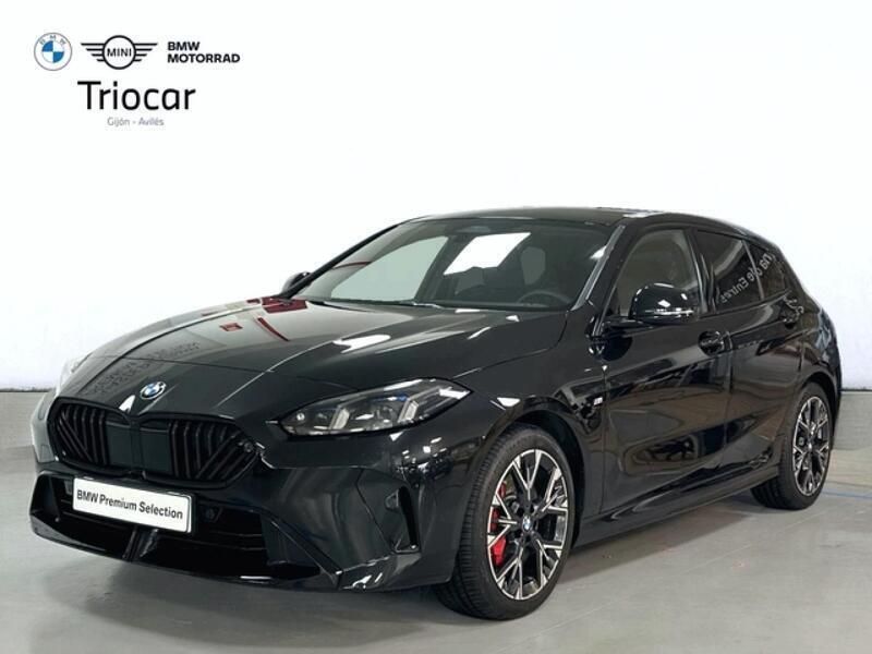 Black sapphire metallic Usado 2024 BMW 118 Comfort Edition Utilitario | 38.900 € - Imagen 1/4