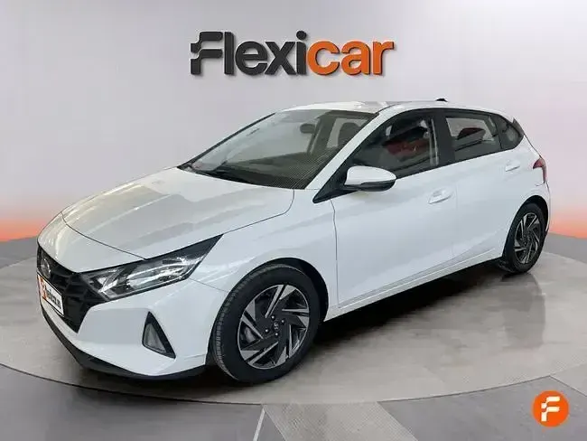 Usado Hyundai i20 84 CV (61 kW) 2022 Blanco Utilitario