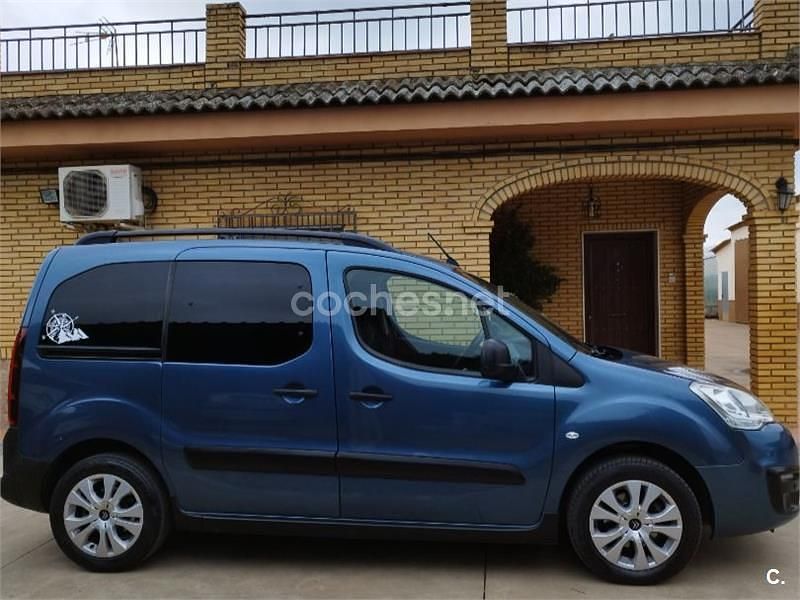 Usado Citroën Berlingo Feel 120 CV (88 kW) 2016 Azul Monovolumen