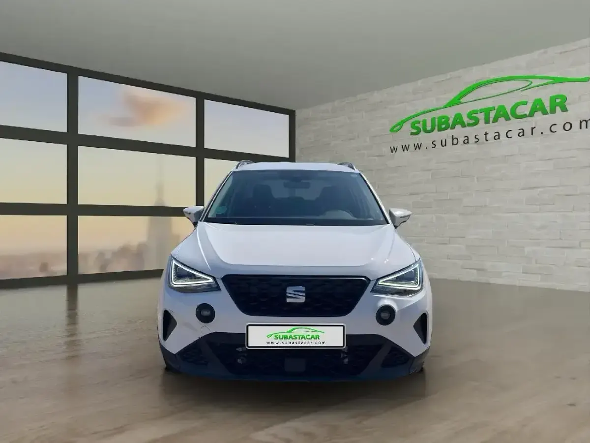 Usado Seat Arona 110 CV (80 kW) 2023 Blanco SUV