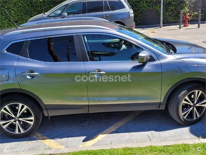 Usado Nissan Qashqai Acenta 160 CV (117 kW) 2020 Gris / plata SUV