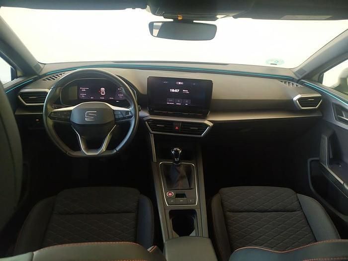 Usado Seat Leon FR 116 CV (85 kW) 2025 Blanco