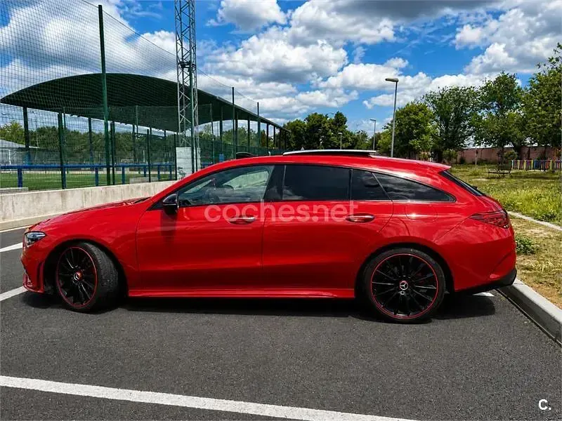 Usado Mercedes CLA200 Shooting Brake 163 CV (119 kW) 2021 Gris / plata Familiar