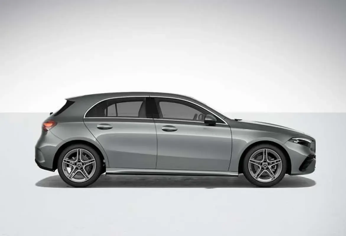 Usado Mercedes A180 109 CV (80 kW) 2024 Gris Utilitario