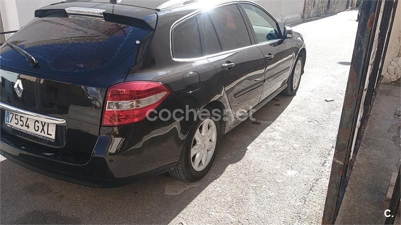 Usado Renault Laguna III 110 CV (80 kW) 2010 Negro Familiar