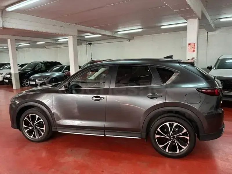 Usado Mazda CX-5 Newground 165 CV (121 kW) 2022 Gris / plata SUV