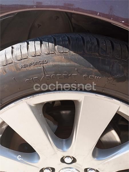 Usado Toyota Avensis Executive 150 CV (110 kW) 2008 Granate Familiar