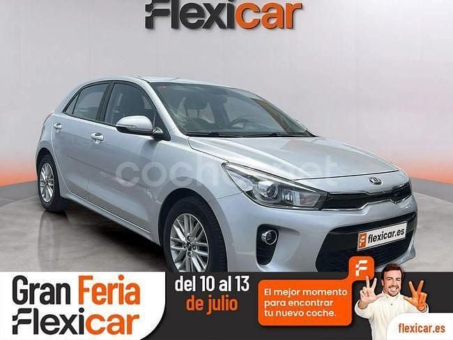 Gris Usado 2019 Kia Rio Berlina | 13.490 € (Precio justo) - Imagen 1/4