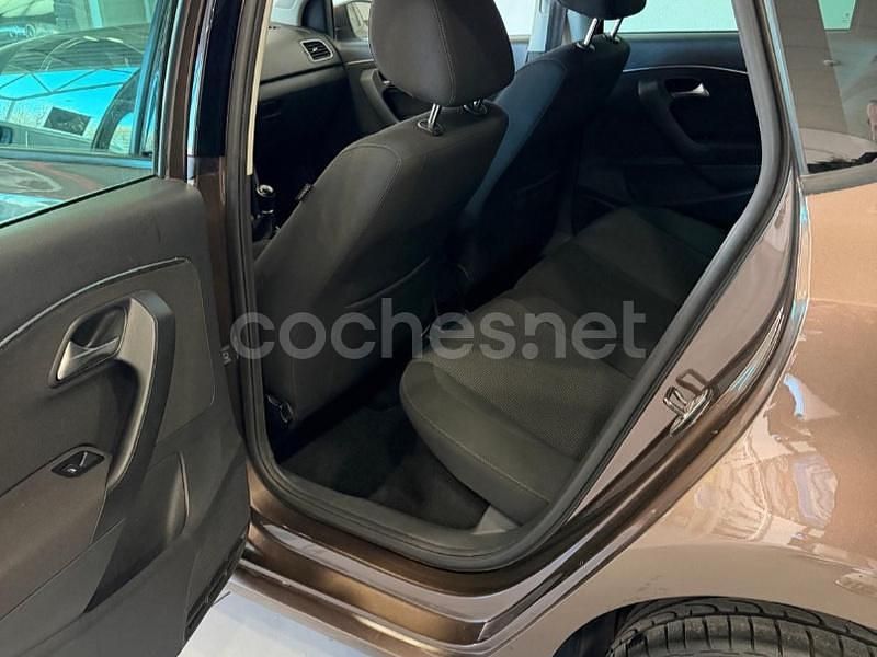 Usado VW Polo Advance 90 CV (66 kW) 2015 Marrón Berlina