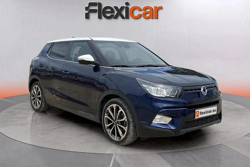 Azul Usado 2017 Ssangyong (KGM) Tivoli Limited SUV | 10.490 € - Imagen 1/4