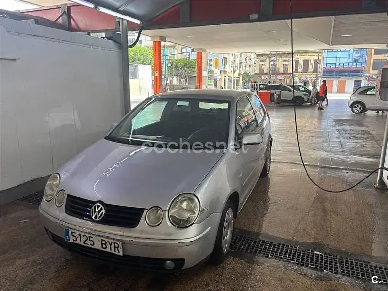 Usado VW Polo Conceptline 65 CV (47 kW) 2002 Gris / plata Berlina
