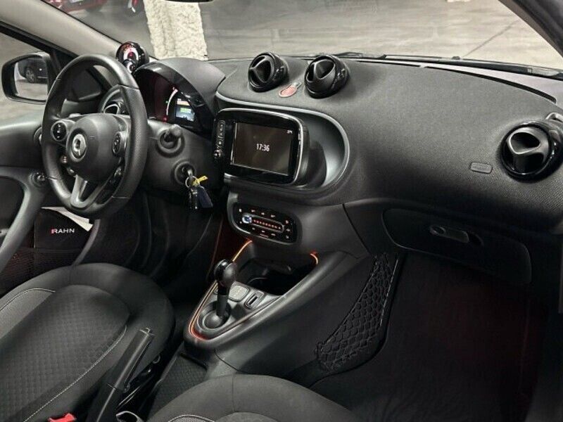 Usado Smart ForFour Electric Drive Passion 60 kW (82 CV) 2021 Negro Berlina