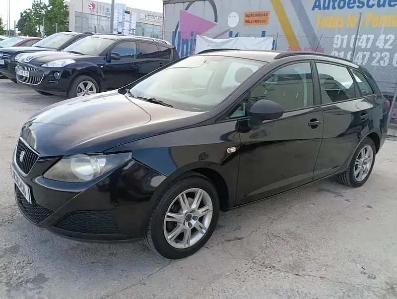Usado Seat Ibiza Reference 90 CV (66 kW) 2012 Negro