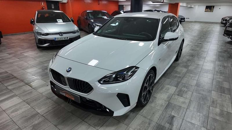 Blanco Usado 2025 BMW 116 M Sport Utilitario | 31.990 € (Precio justo) - Imagen 1/4