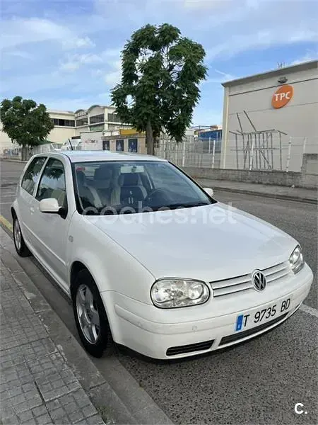 Usado VW Golf IV Highline 100 CV (73 kW) 2000 Blanco Berlina