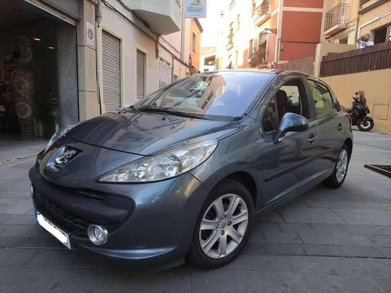Gris Usado 2008 Peugeot 207 Sport Utilitario | 5100 € (Precio justo) - Imagen 1/4
