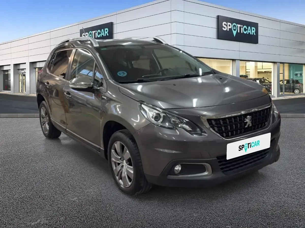 Usado Peugeot 2008 Style 82 CV (60 kW) 2018 Gris SUV