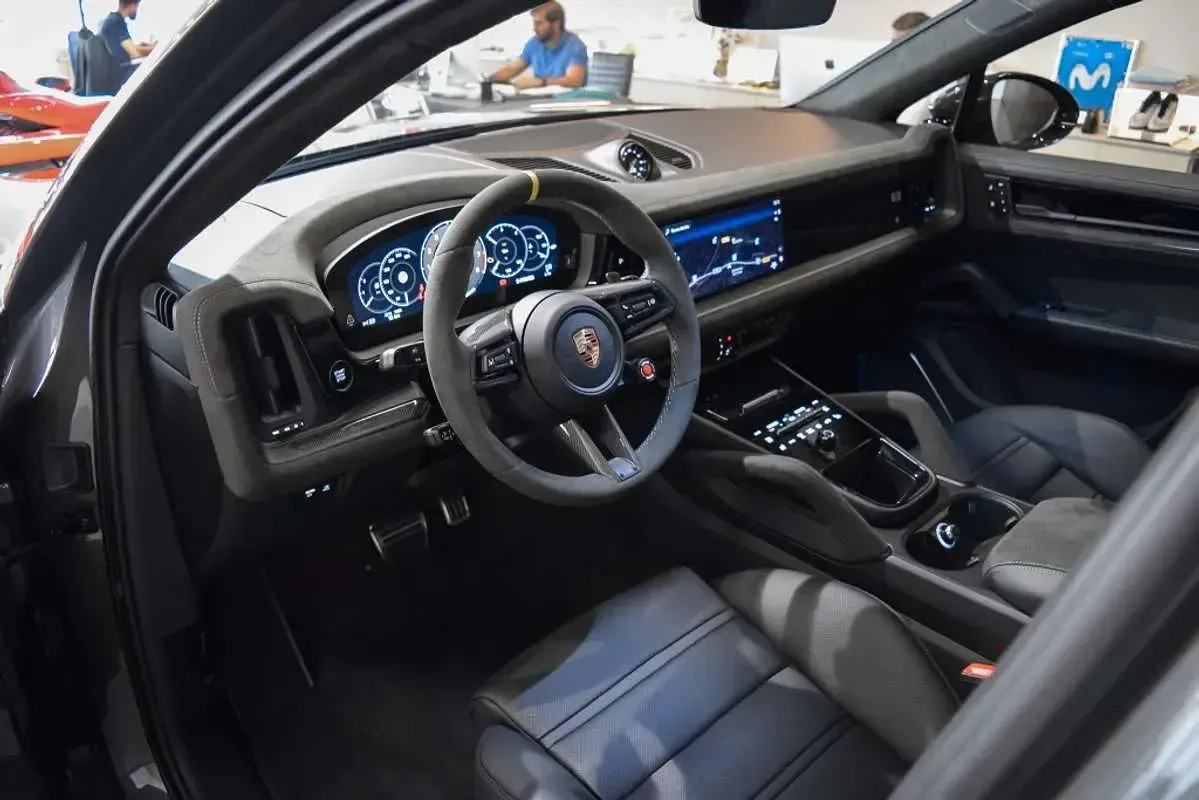 Nuevo Porsche Cayenne Turbo E-Hybrid 740 CV (544 kW) 2026 Gris SUV