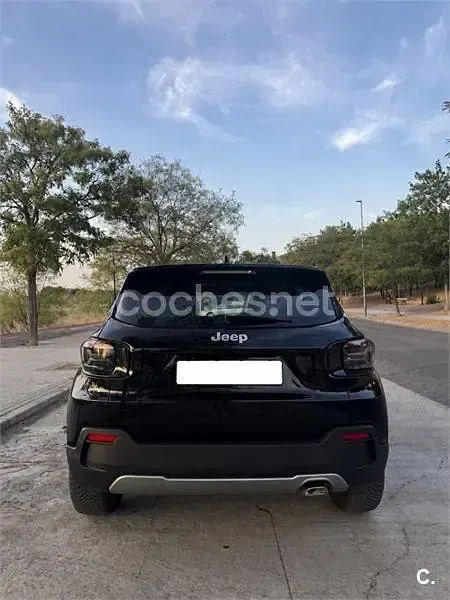Usado Jeep Avenger 100 CV (73 kW) 2025 Negro SUV