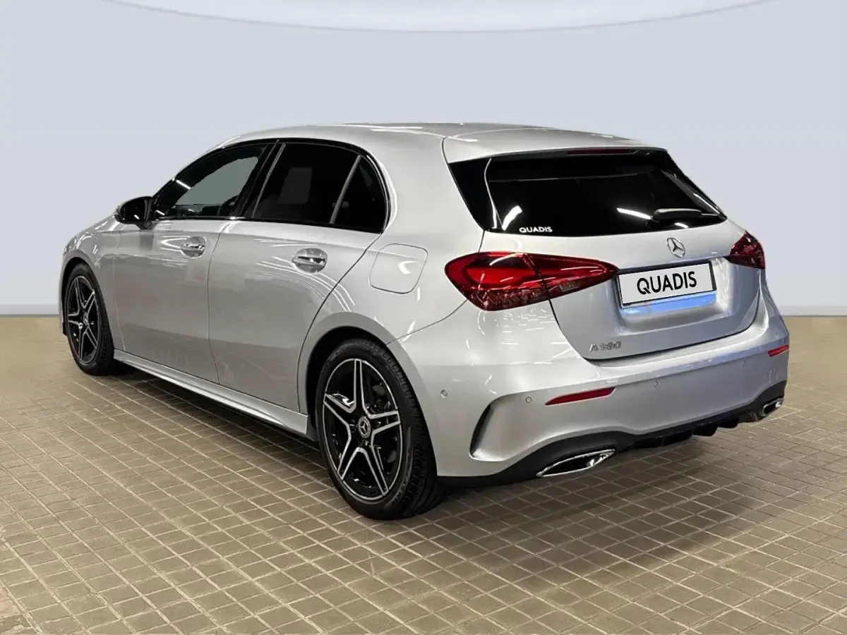 Usado Mercedes A180 136 CV (100 kW) 2025 Gris plata