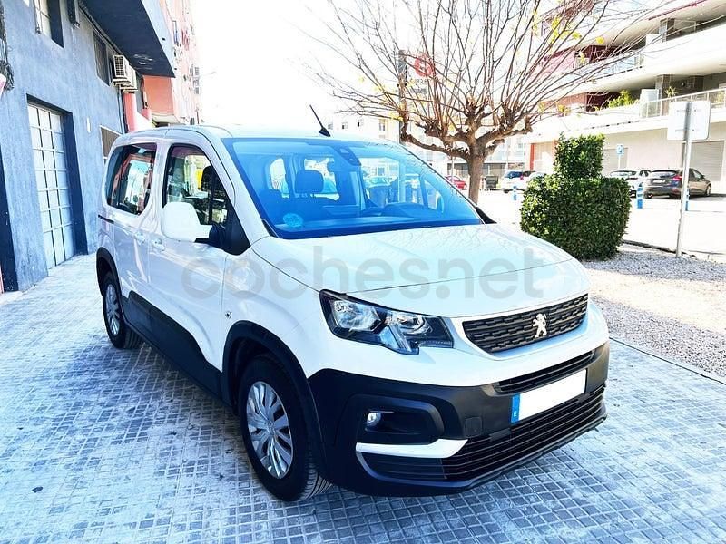 Usado Peugeot Rifter Active 100 CV (73 kW) 2020 Blanco Monovolumen