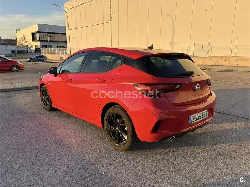 Usado Opel Astra 200 CV (147 kW) 2018 Rojo Berlina