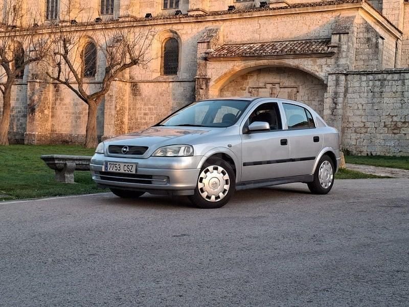 Usado Opel Astra Club 84 CV (61 kW) 2004 Gris / plata Berlina