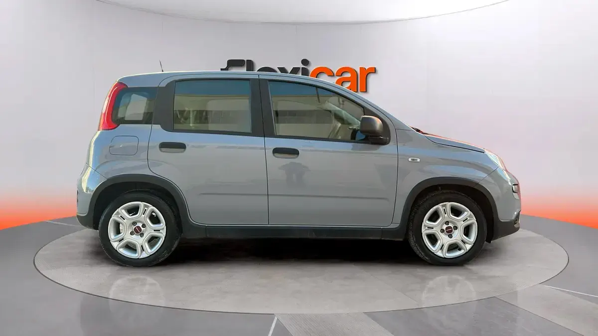 Usado Fiat Panda 71 CV (52 kW) 2023 Gris Utilitario