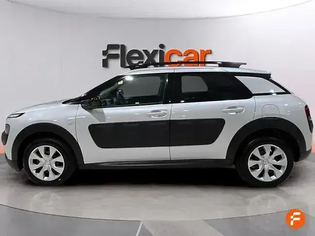 Usado Citroën C4 Cactus Feel 110 CV (80 kW) 2017 Blanco Utilitario
