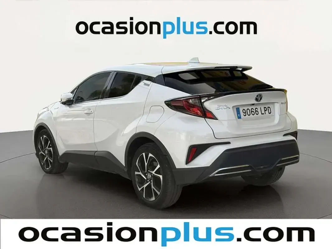 Käytetty Toyota C-HR Advance 184 HP (135 kW) 2021 Valkoinen Katumaasturi