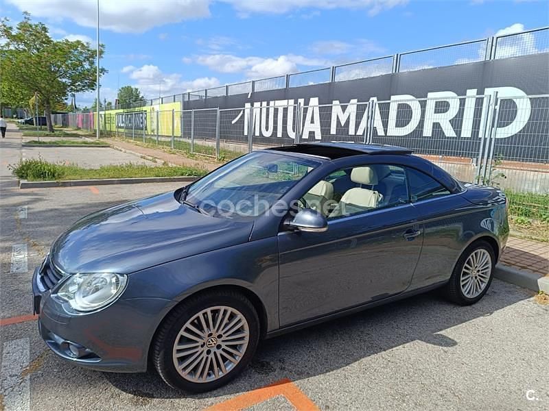 Usado VW Eos 140 CV (102 kW) 2007 Gris / plata Descapotable