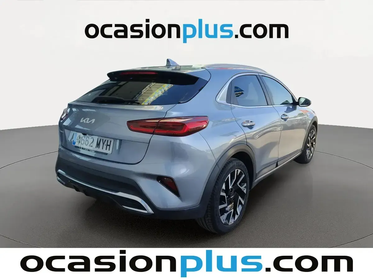 Usado Kia XCeed 100 CV (73 kW) 2025 Gris plata SUV