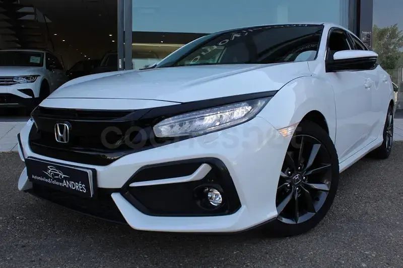 Usado Honda Civic Elegance 126 CV (92 kW) 2021 Blanco Berlina