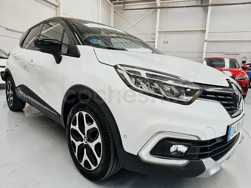 Usado Renault Captur Zen 120 CV (88 kW) 2017 Blanco SUV