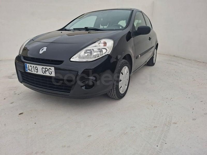 Usado Renault Clio II 75 CV (55 kW) 2009 Negro Berlina