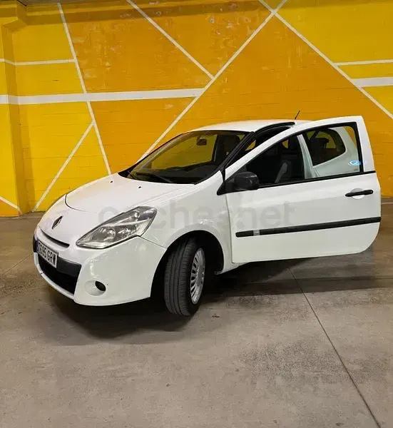 Usado Renault Clio II Authentique 70 CV (51 kW) 2009 Blanco Berlina