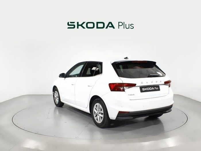 Blanco Usado 2023 Skoda Fabia Ambition Berlina | 16.100 € (Precio justo) - Imagen 1/4