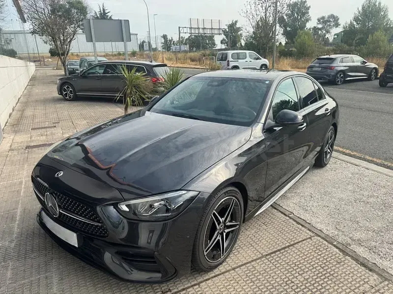 Usado Mercedes C200 163 CV (119 kW) 2022 Gris / plata Berlina