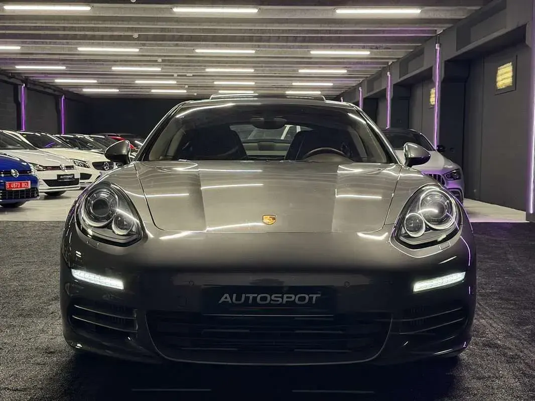 Usado Porsche Panamera 420 CV (308 kW) 2013 Gris Utilitario
