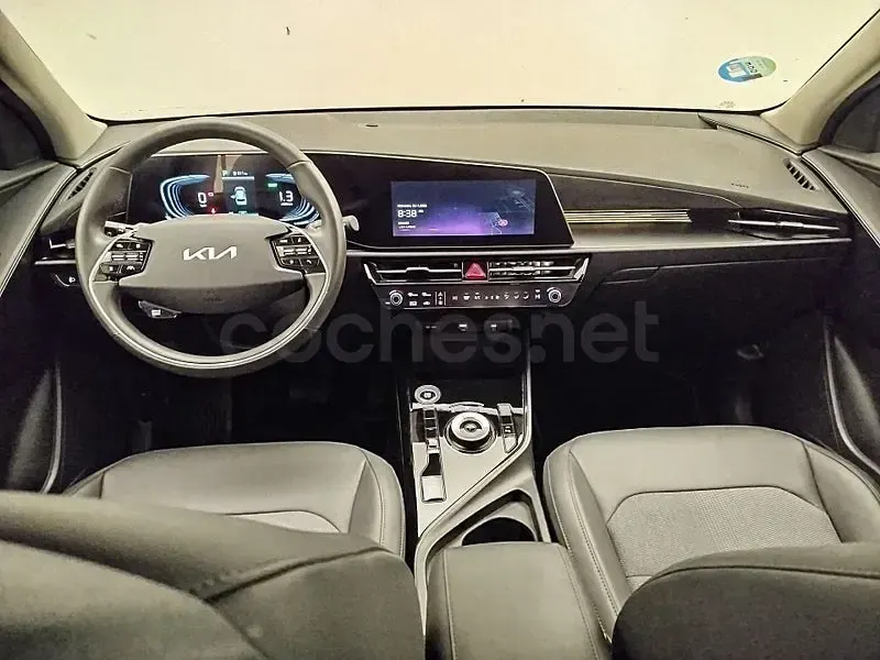 Usado Kia Niro 129 CV (94 kW) 2025 Gris / plata SUV