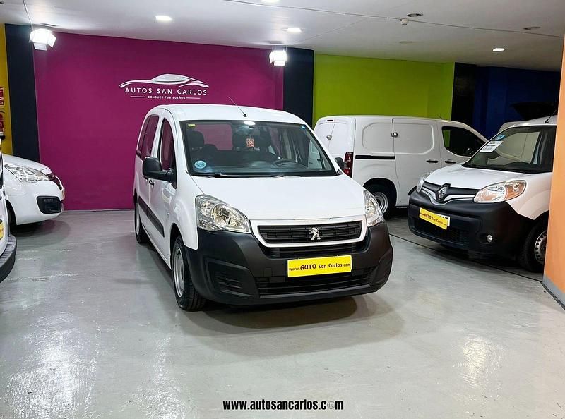 Usado Peugeot Partner Tepee Access 75 CV (55 kW) 2018 Blanco Monovolumen