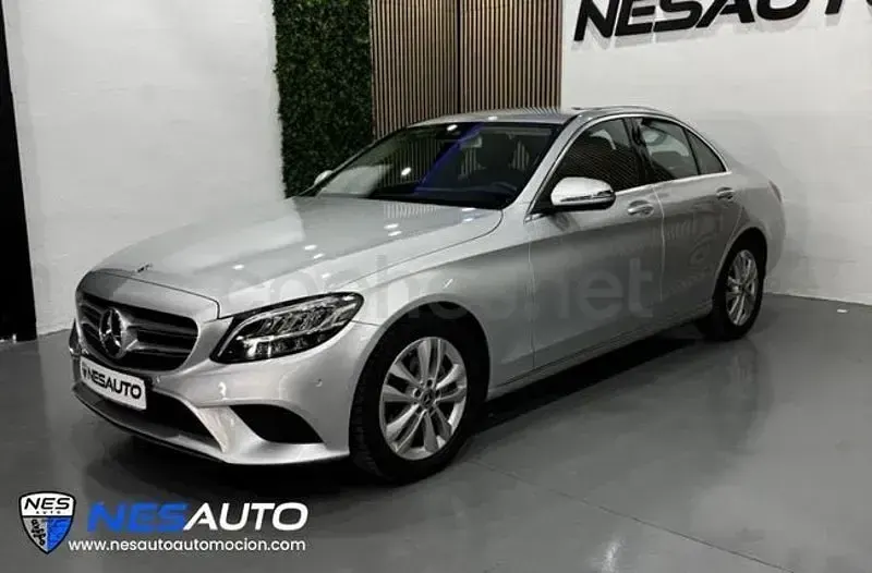 Usado Mercedes C180 156 CV (114 kW) 2018 Gris / plata Berlina