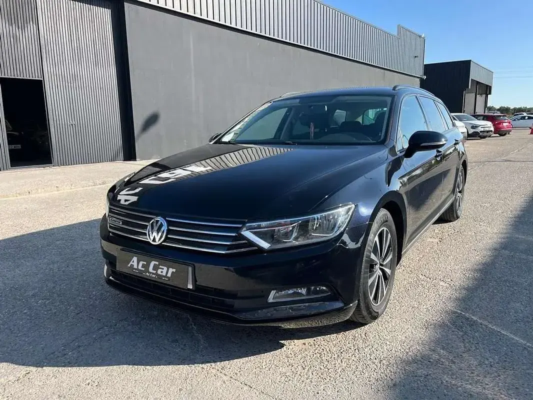 Usado VW Passat Edition 120 CV (88 kW) 2017 Negro Familiar