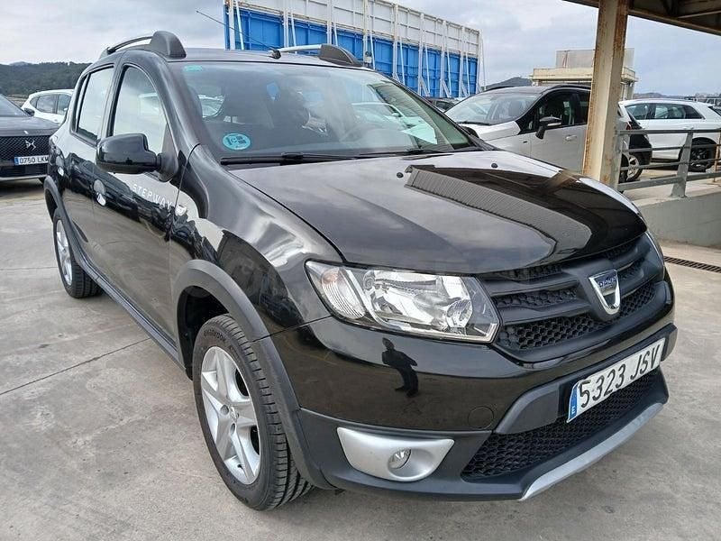 Usado Dacia Sandero Stepway 90 CV (66 kW) 2016 Negro Berlina