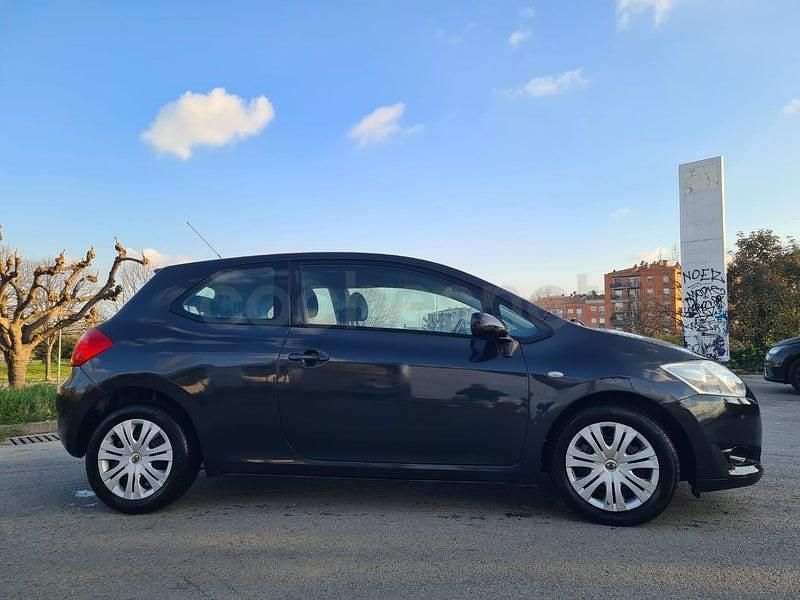 Usado Toyota Auris Luna 90 CV (66 kW) 2008 Negro Utilitario