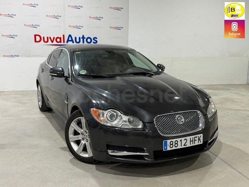 Gris / plata Usado 2011 Jaguar XF Luxury Berlina | 9900 € (Precio justo) - Imagen 1/4