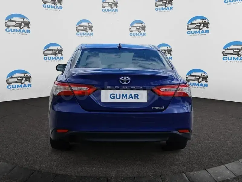 Używany Toyota Camry Advance 218 KM (160 kW) 2021 Niebieski Sedan/Limuzyna